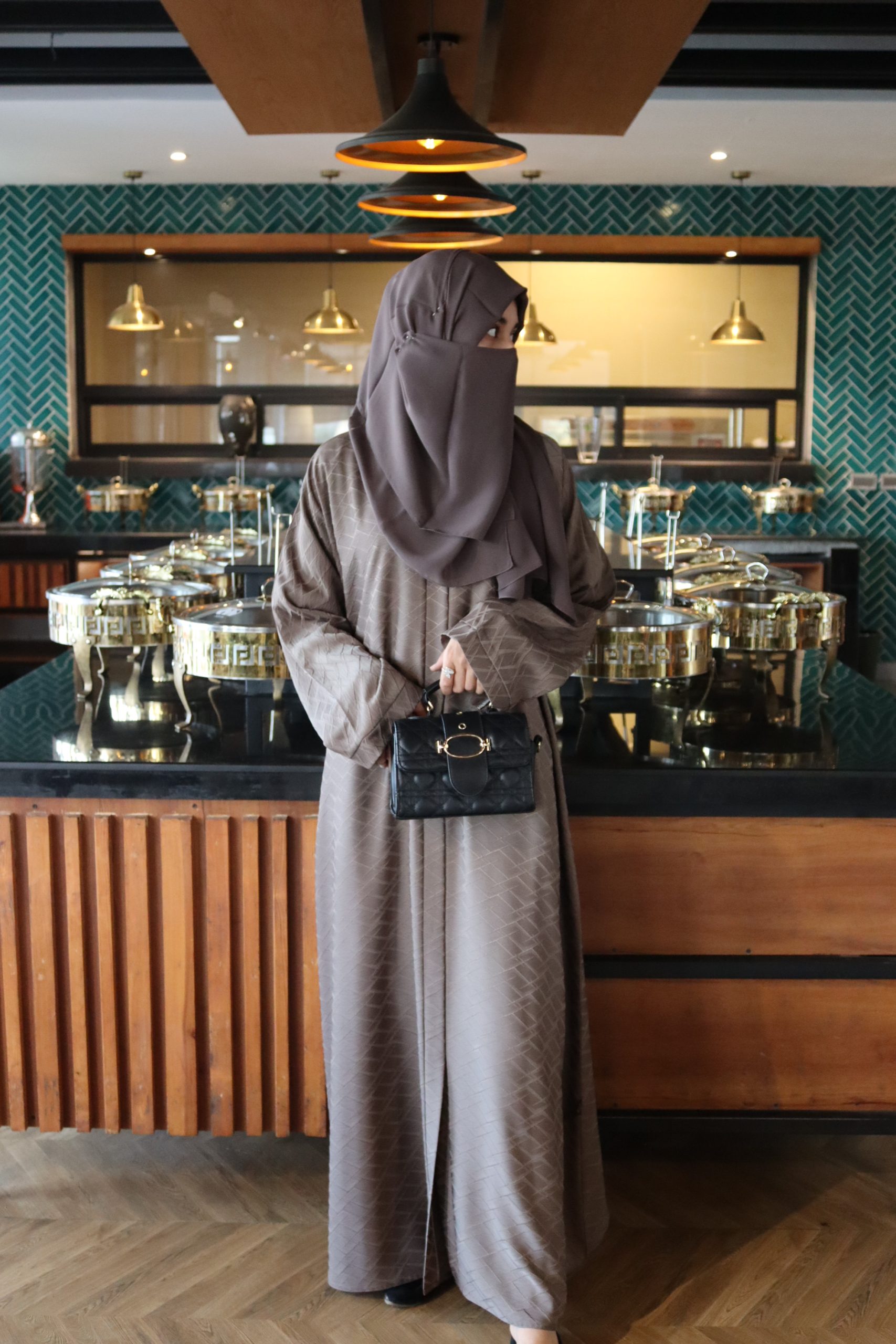 AREEJ’S 671-A02